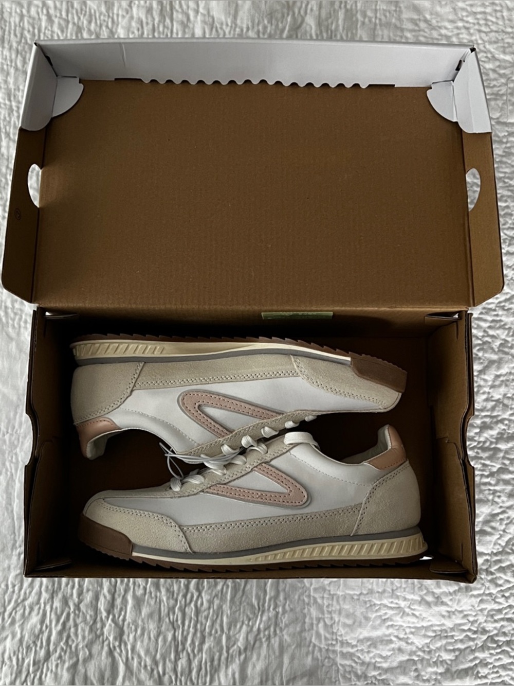 Tretorn Hailey Women's Size 7 Sneakers - Cream & Pink - Picture 4 of 6